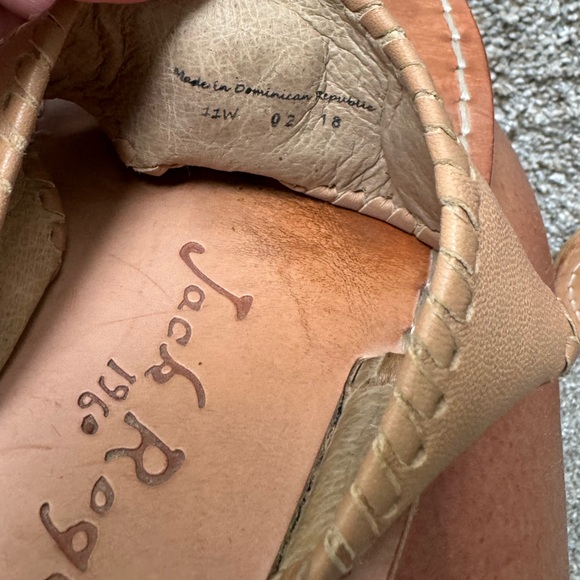 Tan jack Roger sandals, size 11 - Picture 3 of 3